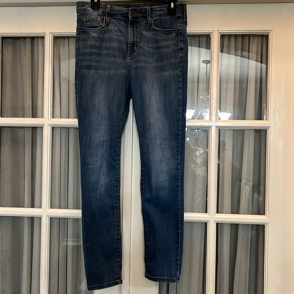 Universal Threads blue faded high rise skinny denim jeans Size 6